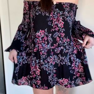 Roz&Ali Black Ditzy Floral Pilsse Pleated Dress